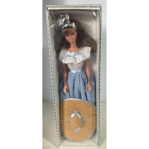1995 Barbie Little Debbie Collector's Edition Series II Doll Mattel 14616 See De